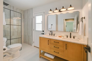 Towels, soap, shampoo, toilet paper