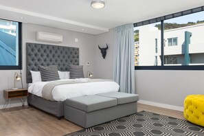 2 bedrooms, in-room safe, desk, iron/ironing board