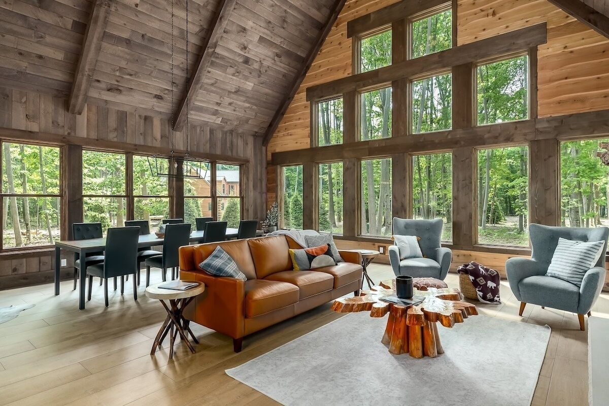 Smart TV, fireplace, books, computer monitors