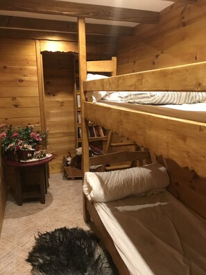 3 Schlafzimmer, Bügeleisen/Bügelbrett, Reisekinderbett, WLAN