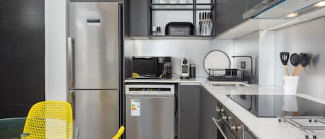 Fridge, microwave, oven, stovetop