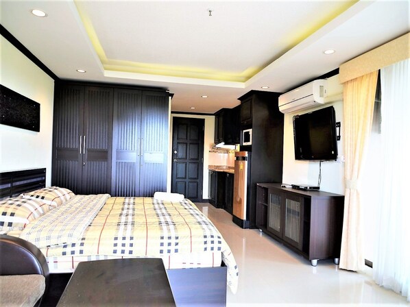 Bed sheets - Large Corner Studio Condo Jomtien - Sleeps 2 (Pattaya)
