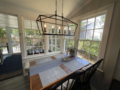 Historic District,3 bedrooms & 2 full baths, one level. Fenced backyard. Porch.