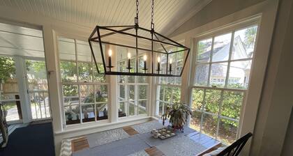 Historic District,3 bedrooms & 2 full baths, one level. Fenced backyard. Porch.