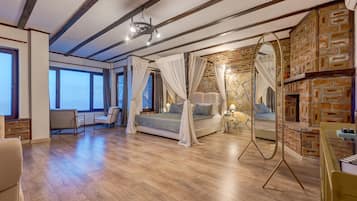 Suite, Sea View | 1 bedroom, minibar, desk, soundproofing