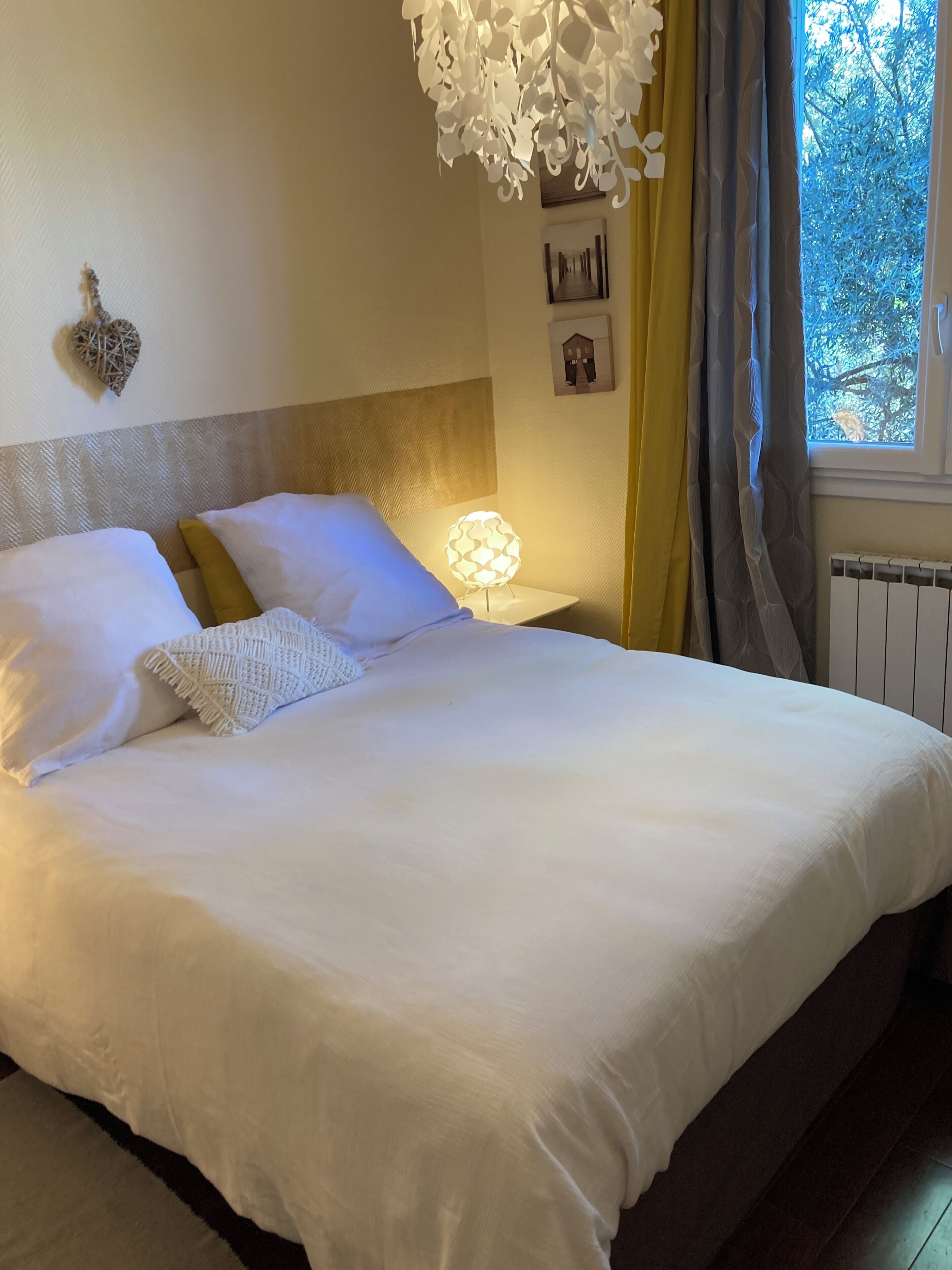2 bedrooms, iron/ironing board, WiFi (free), bed sheets