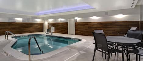 Piscine intérieure