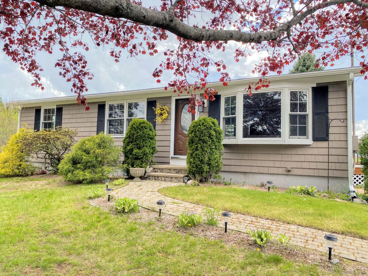 Dog-Friendly Private Home with a Large Yard
