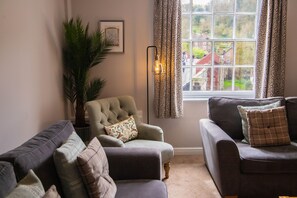 House, Private Bathroom | Lounge