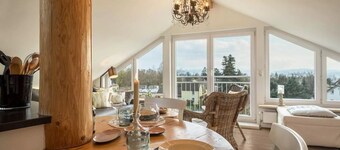 Romantische Dachgeschosswohnung mit Blick auf See und Säntis
