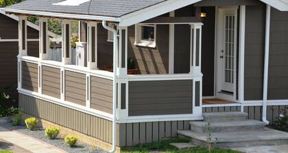 BAYVIEW BUNGALOW INCREDIBLE DOWNTOWN LOCATION