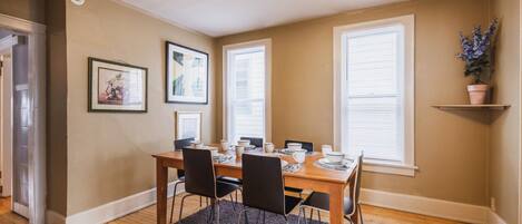 تناول الطعام