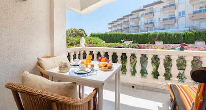 CAN NOGUERAS - Cosy apartment in residential complex with shared pool near the beach. Free
