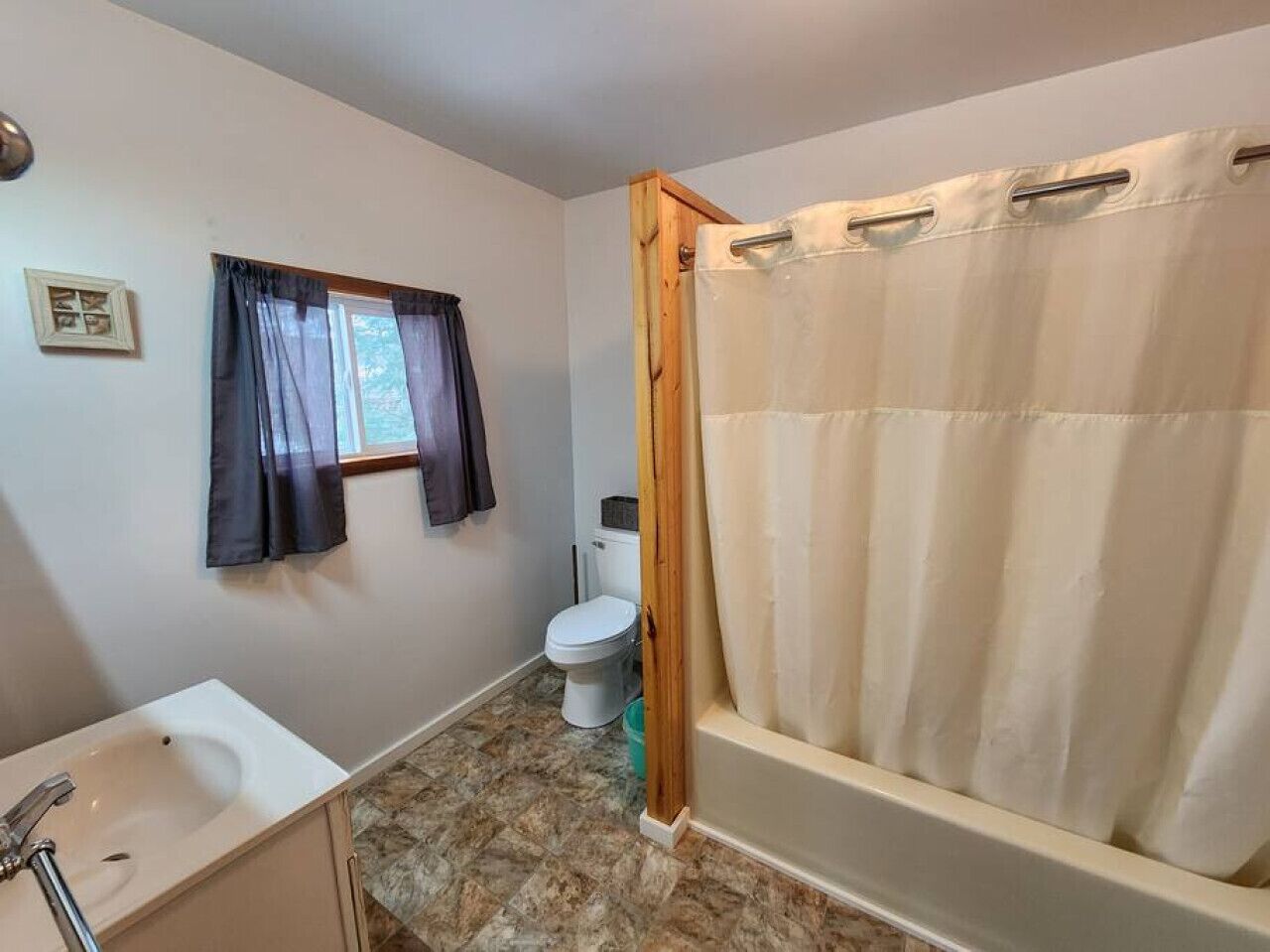 Combined shower/bathtub, hair dryer