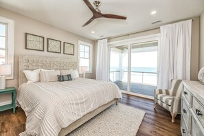 6 室のベッドルーム、デスク、WiFi (無料)、車椅子でアクセスできる設備