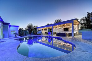 Outdoor pool, a heated pool, pool loungers - "HOLIDAYS 50% OFF" 9BR-6BA Multimillion Estate-Pool-Spa-Sports Courts. (Scottsdale)
