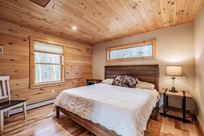 4 bedrooms, WiFi, bed sheets
