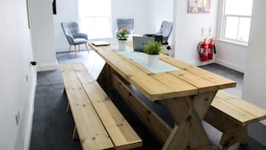 Shared kitchen facilities - The Marine Hotel (Ryde)