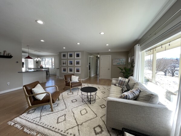 TV, fireplace, DVD player, table tennis