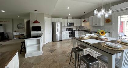 NO cleaning fee! Executive housing on 4.5 acres close to Missoula