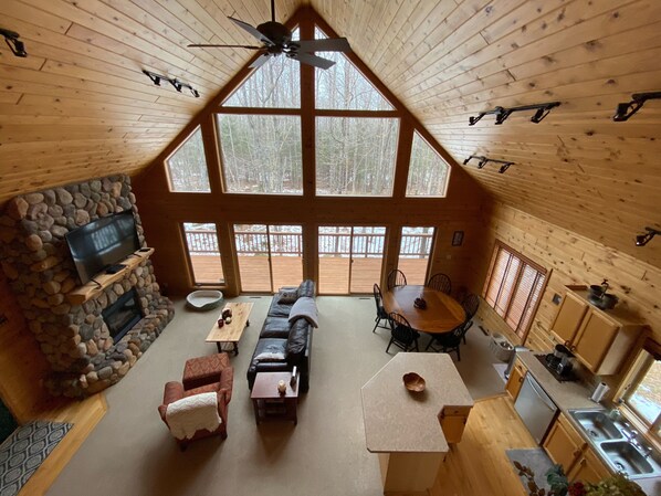 Smart TV, fireplace, table tennis