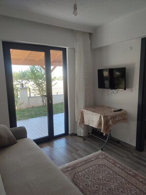 Classic-Apartment, 1 Queen-Bett und Schlafsofa | Wohnbereich | LCD-Fernseher