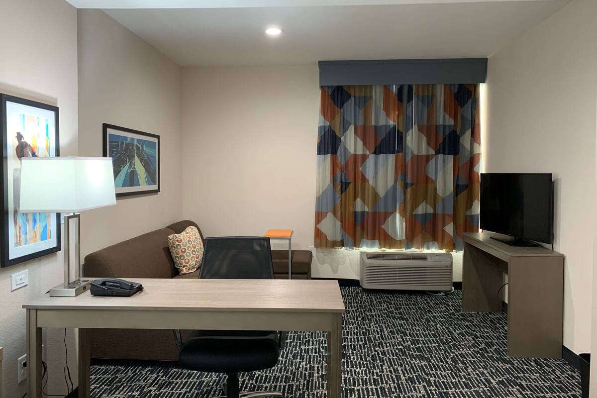 desk, iron/ironing board, free wifi, bed sheets