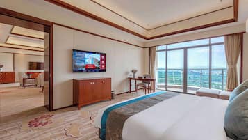 In-room safe, free WiFi, bed sheets