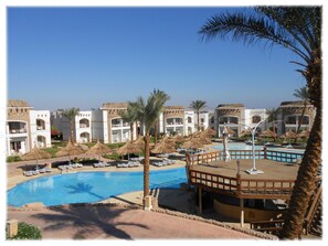 4 piscinas externas