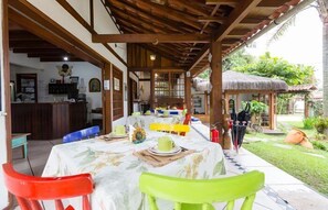 Café da manhã com buffet grátis todos os dias