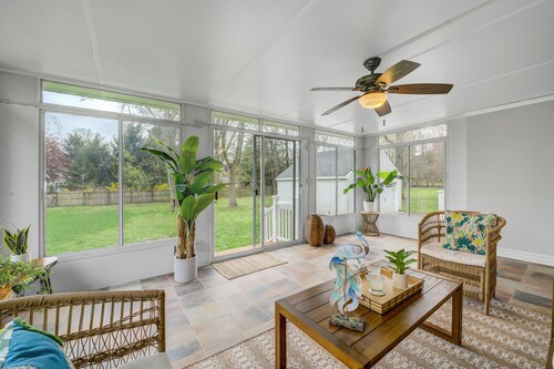 Bright 4BR House w/ Large Backyard and Sunroom