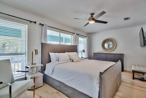 4 Schlafzimmer, Betten mit Memory-Foam-Matratzen, Bügeleisen/Bügelbrett