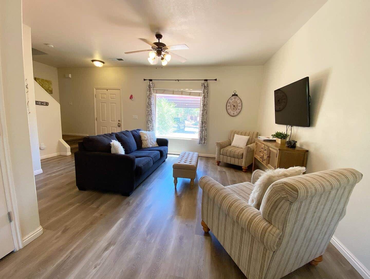 TV, fireplace, offices