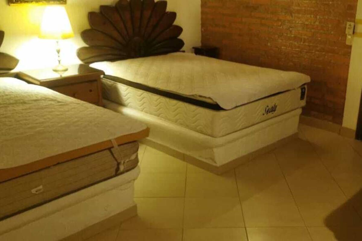 Habitación tradicional | Wifi gratis, decoración individual, mobiliario individual