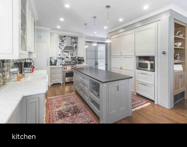 Private kitchen - Luxury Downtown Home (Walking distance to Main St) (Greenville)