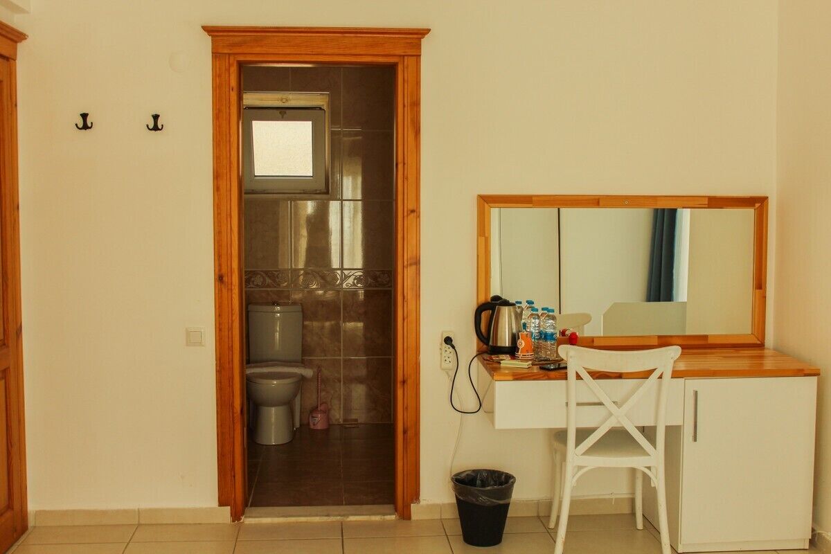 deluxe triple room, sea view | bathroom | bidet