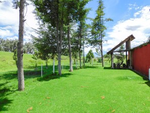 Family House | Down duvets, laptop workspace, bed sheets - Hacienda La Noria Culture Boutique By Rotamundos (Terrenate)