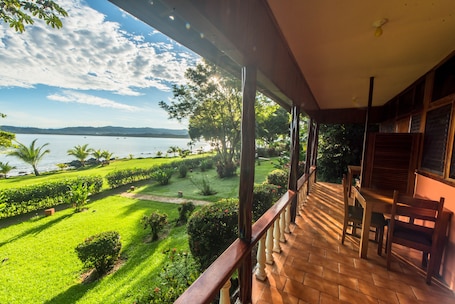 Standard Double Room, Bay View, Oceanfront. Drake Paradise Point