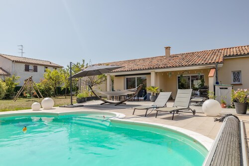 Villa familiale T6 climatisée avec piscine, jardin, salle fitness équipée