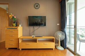 Apartment, 1 Bedroom, Accessible, Balcony | Interior