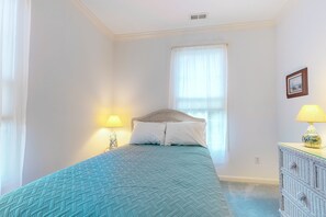 3 bedrooms, iron/ironing board, Internet, bed sheets