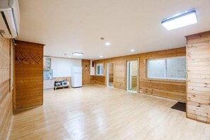 Room (101) | Free WiFi - Jangtaesan Luce Pension (Daejeon)