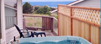 The Pacifica House! Breathtaking Ocean View, Hot Tub, Fireplace, Dog Friendly!