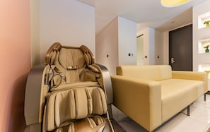 Grand Room | Room amenity