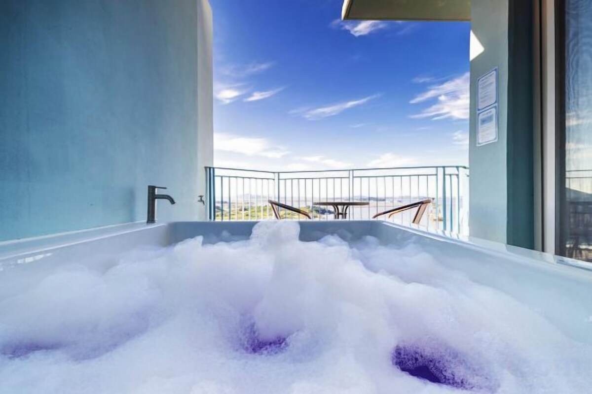 Premiere Spa Suite (Half Ocean View)