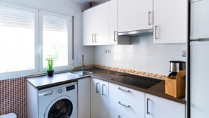 Coffee/tea maker, fridge, microwave, toaster - Housingleon - Main Square new brand terrace house (León)