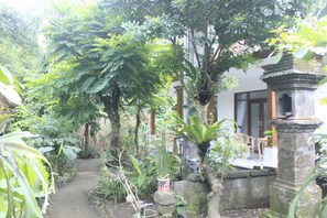 المنطقة المحيطة بالمنشأة