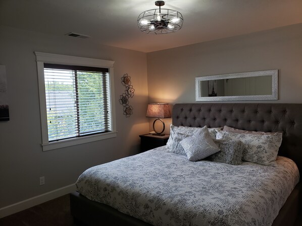 5 bedrooms, iron/ironing board, free WiFi, bed sheets