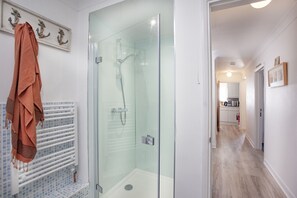 Bathtub, hair dryer