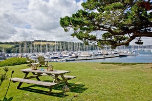 Marina - Cregoes, Mylor - Bungalow - Free Parking & WiFi - Pets Accepted (Falmouth)
